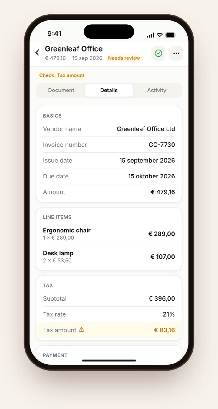 Factuurdetails met leverancier, factuurregels en een btw-bedrag dat ter controle is gemarkeerd